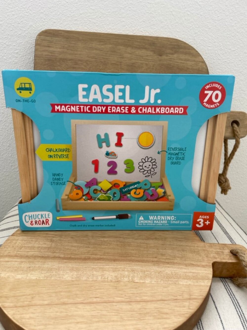 SALE! NWT Chuckle & Roar Easel Jr Magnetic Dry Erase Chalkboard 70 Magnets